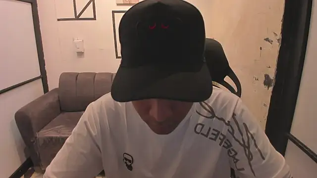 IsaacBlack  online show from September 2025 04:41:01 AM