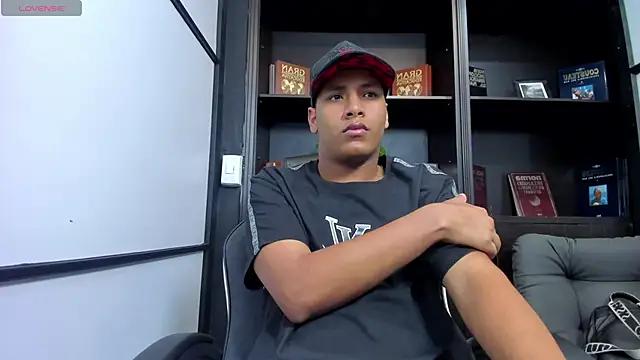 IsaacBlack  online show from November 2025 04:08:01 AM