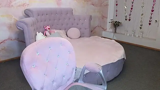 Anna Kenann online show from October 2025 07:05:02 AM