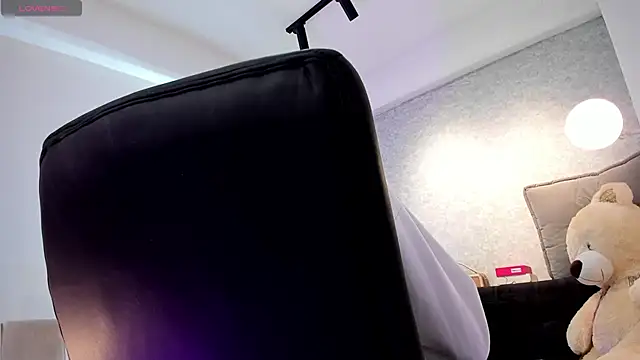 lily cash1 online show from February 2026 12:46:01 PM