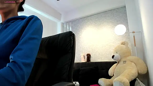 lily cash1 online show from February 2026 02:17:02 PM