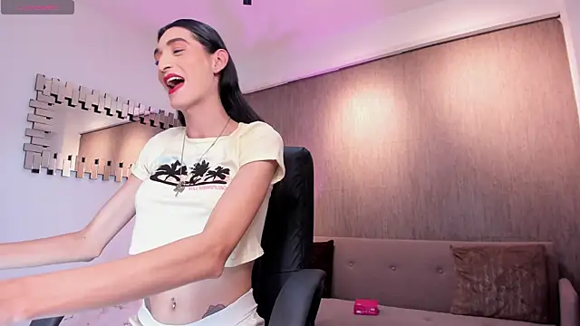 Snapshot of lily_cash1 chatting on October 2025 07:32:01 PM lily cash1 online show from October 2025 07:32:01 PM