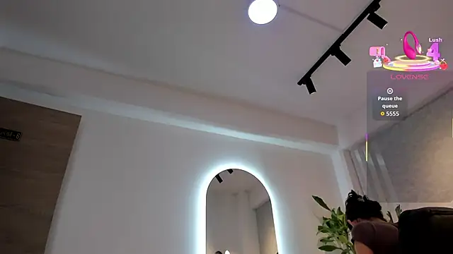 lily cash1 online show from February 2026 01:10:01 PM