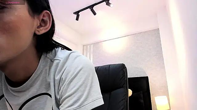 lily cash1 online show from December 2025 02:31:01 PM