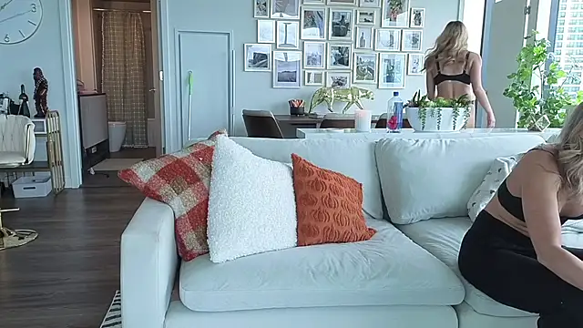 Snapshot of bambifarrina chatting on October 2025 06:40:02 PM bambifarrina online show from October 2025 06:40:02 PM