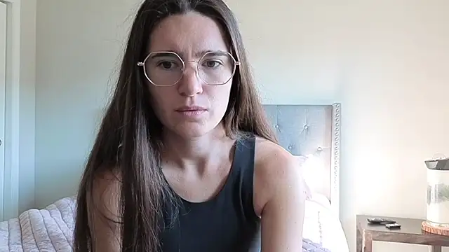 Snapshot of bambifarrina chatting on September 2025 08:14:01 PM bambifarrina online show from September 2025 08:14:01 PM