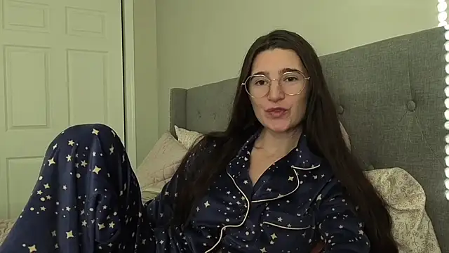 Snapshot of bambifarrina chatting on November 2025 09:19:01 PM bambifarrina online show from November 2025 09:19:01 PM