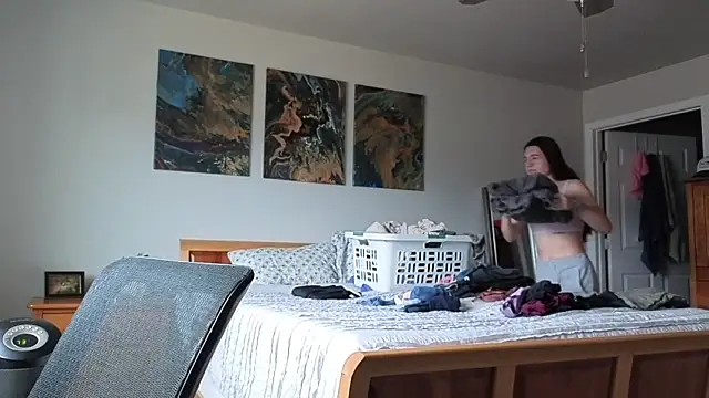 bambifarrina online show from February 2026 07:16:01 PM