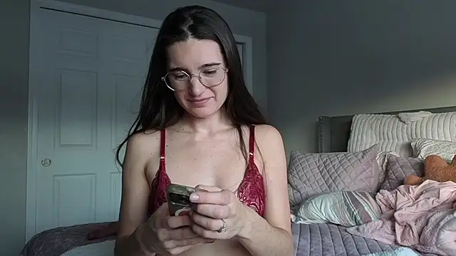 Snapshot of bambifarrina chatting on December 2025 09:58:02 PM bambifarrina online show from December 2025 09:58:02 PM