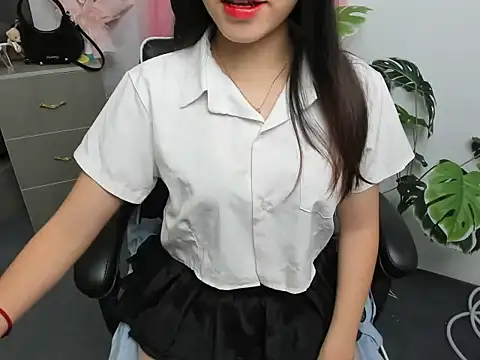 Snapshot of Xiao_cute chatting on October 2025 11:43:02 AM Xiao cute online show from October 2025 11:43:02 AM