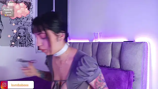 Kuro Vall online show from December 2025 07:20:01 PM