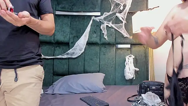 Charlotte Brian online show from October 2025 12:33:02 AM