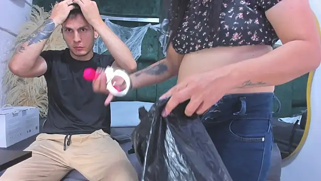 Charlotte Brian online show from October 2025 12:32:02 AM