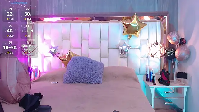 Foxxy Doll online show from November 2025 04:32:01 PM