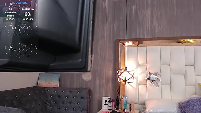 Foxxy Doll online show from November 2025 09:14:01 PM