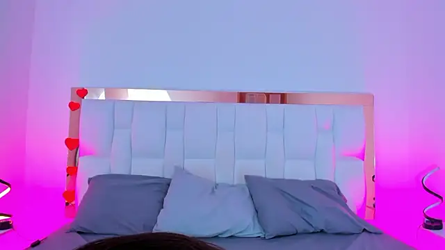 ZoeBarnett online show from March 2026 06:20:01 PM