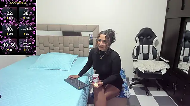 gabrielaponce11 online show from April 2026 01:59:01 PM