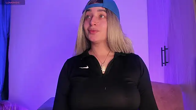 scarlett Collinss online show from November 2025 05:19:02 AM