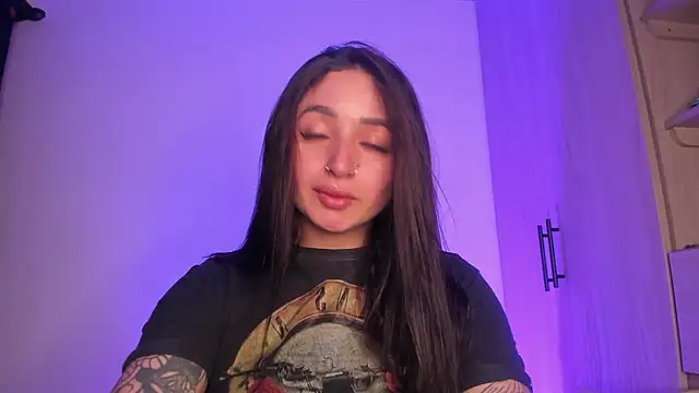 Snapshot of scarlett_Collinss chatting on May 2026 11:36:02 PM scarlett Collinss online show from May 2026 11:36:02 PM