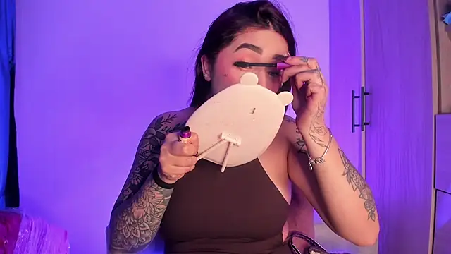 scarlett Collinss online show from December 2025 04:25:01 AM