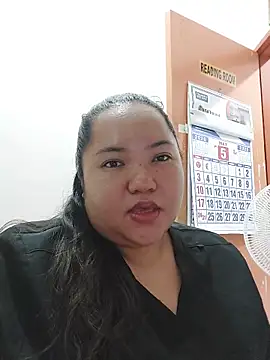 LianaCruzado online show from May 2026 02:37:02 PM