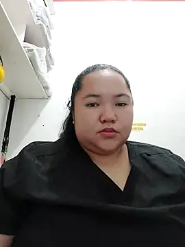 LianaCruzado online show from April 2026 05:10:02 AM