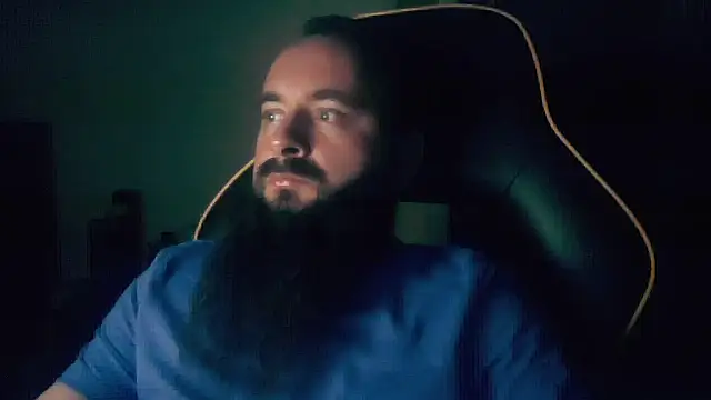 Snapshot of LondonMan1988 chatting on November 2025 05:13:02 PM LondonMan1988 online show from November 2025 05:13:02 PM