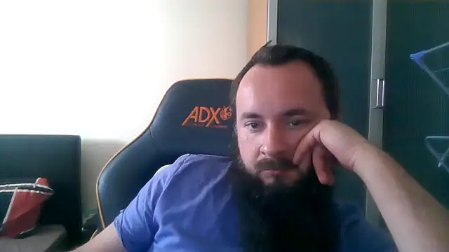 LondonMan1988 online show from May 2026 09:37:01 AM