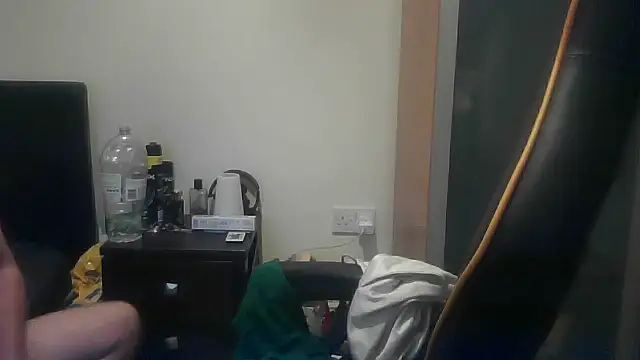 Snapshot of LondonMan1988 chatting on November 2025 08:02:01 PM LondonMan1988 online show from November 2025 08:02:01 PM