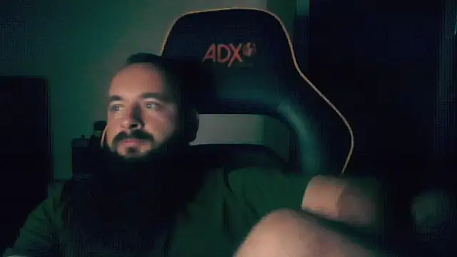 Snapshot of LondonMan1988 chatting on October 2025 06:49:01 PM LondonMan1988 online show from October 2025 06:49:01 PM