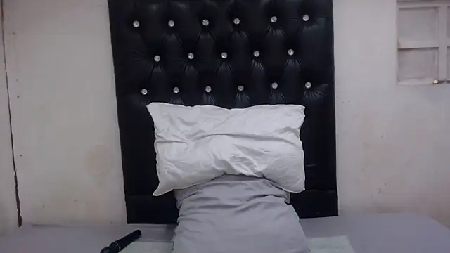 GlowGoddessxx online show from March 2026 05:37:02 AM