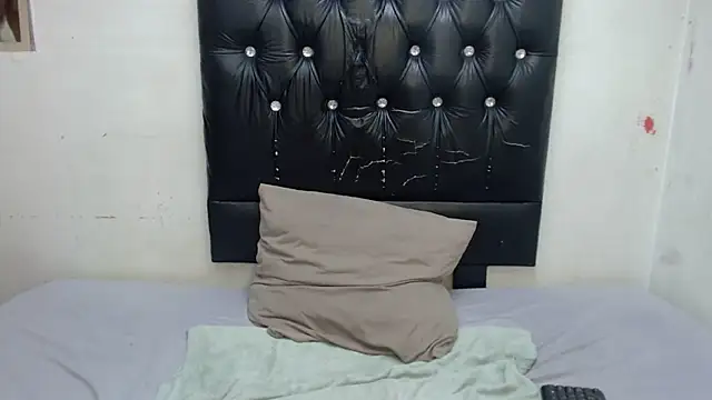 GlowGoddessxx online show from July 2026 12:48:02 PM