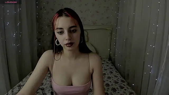 Leia Moreno online show from October 2025 03:30:02 AM