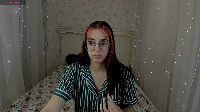 Leia Moreno online show from October 2025 03:07:02 AM