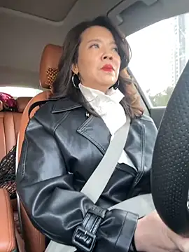 anna yngs online show from November 2025 07:57:01 AM