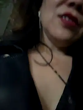 anna yngs online show from November 2025 11:48:01 AM