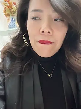 anna yngs online show from November 2025 07:35:02 AM