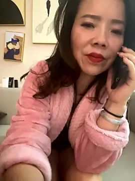 anna yngs online show from September 2025 01:12:02 AM