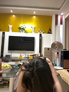 anna yngs online show from October 2025 11:20:02 AM