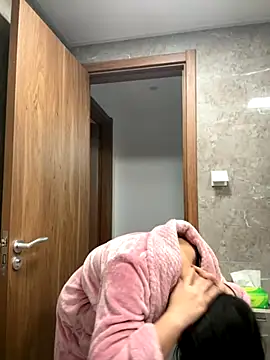 anna yngs online show from October 2025 01:20:01 AM