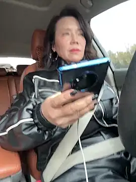 anna yngs online show from November 2025 07:45:01 AM