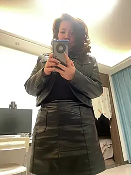 anna yngs online show from February 2026 01:22:01 PM