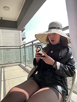 anna yngs online show from March 2026 03:29:01 AM