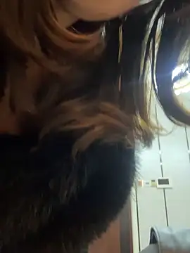 anna yngs online show from December 2025 02:05:02 PM