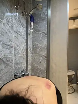 anna yngs online show from November 2025 01:06:02 AM