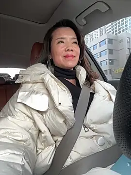 anna yngs online show from December 2025 02:59:02 AM