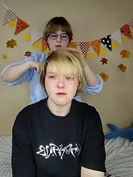 Snapshot of xrixsyx_and_ricky chatting on November 2025 06:35:01 AM xrixsyx and ricky online show from November 2025 06:35:01 AM