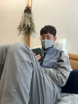 tom19899q online show from November 2025 10:21:02 PM