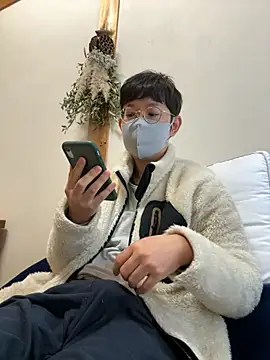 tom19899q online show from November 2025 09:58:02 PM