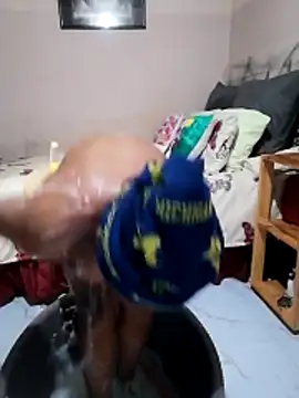 Snapshot of Yummyboomsbb chatting on April 2026 01:37:01 PM Yummyboomsbb online show from April 2026 01:37:01 PM